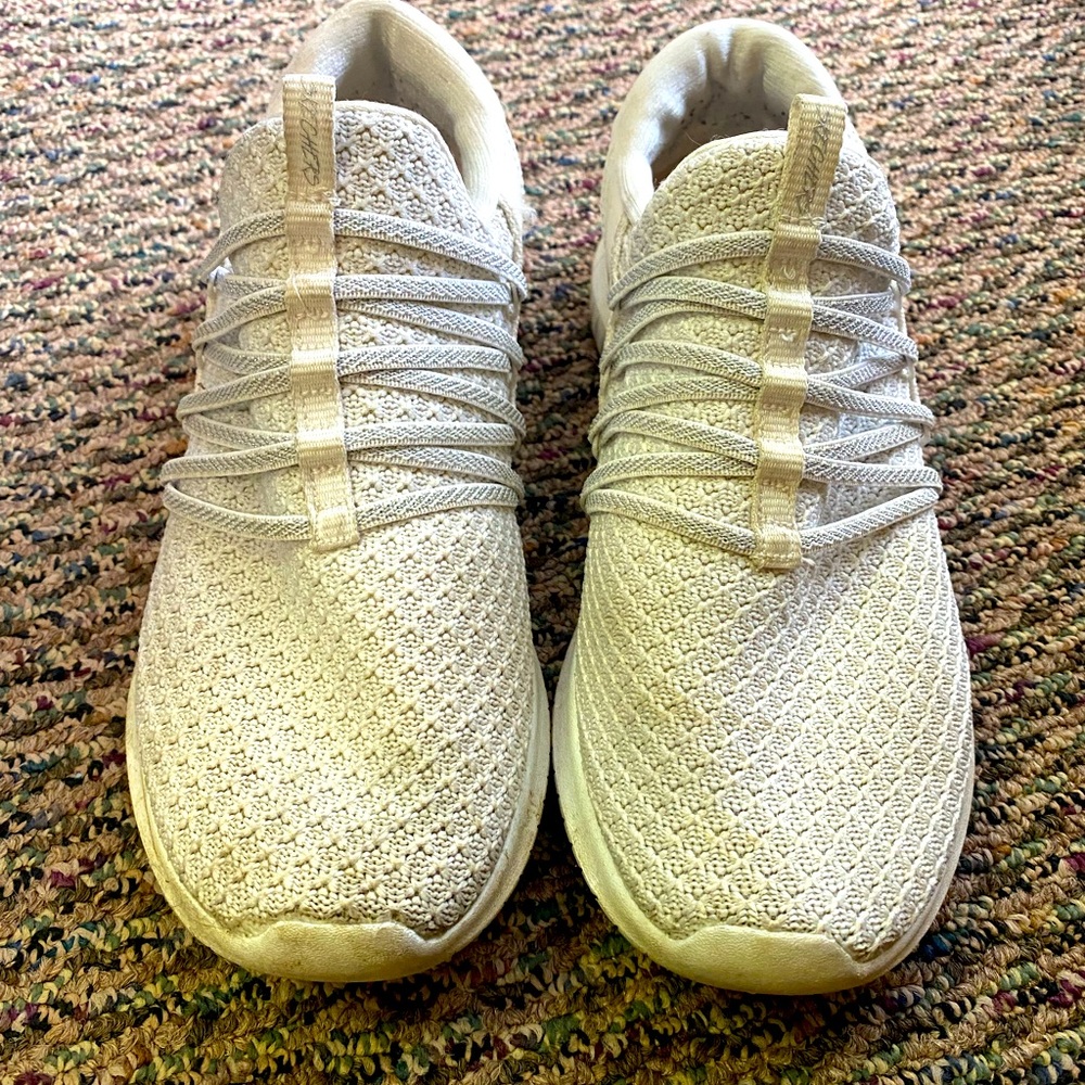 Skechers Air-Cooled Memory Foam walking shoe - lightly worn